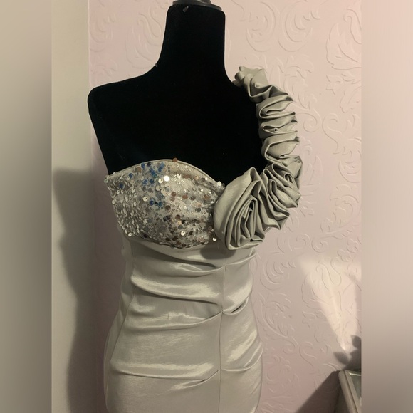 Formal/cocktail dress - Picture 3 of 8